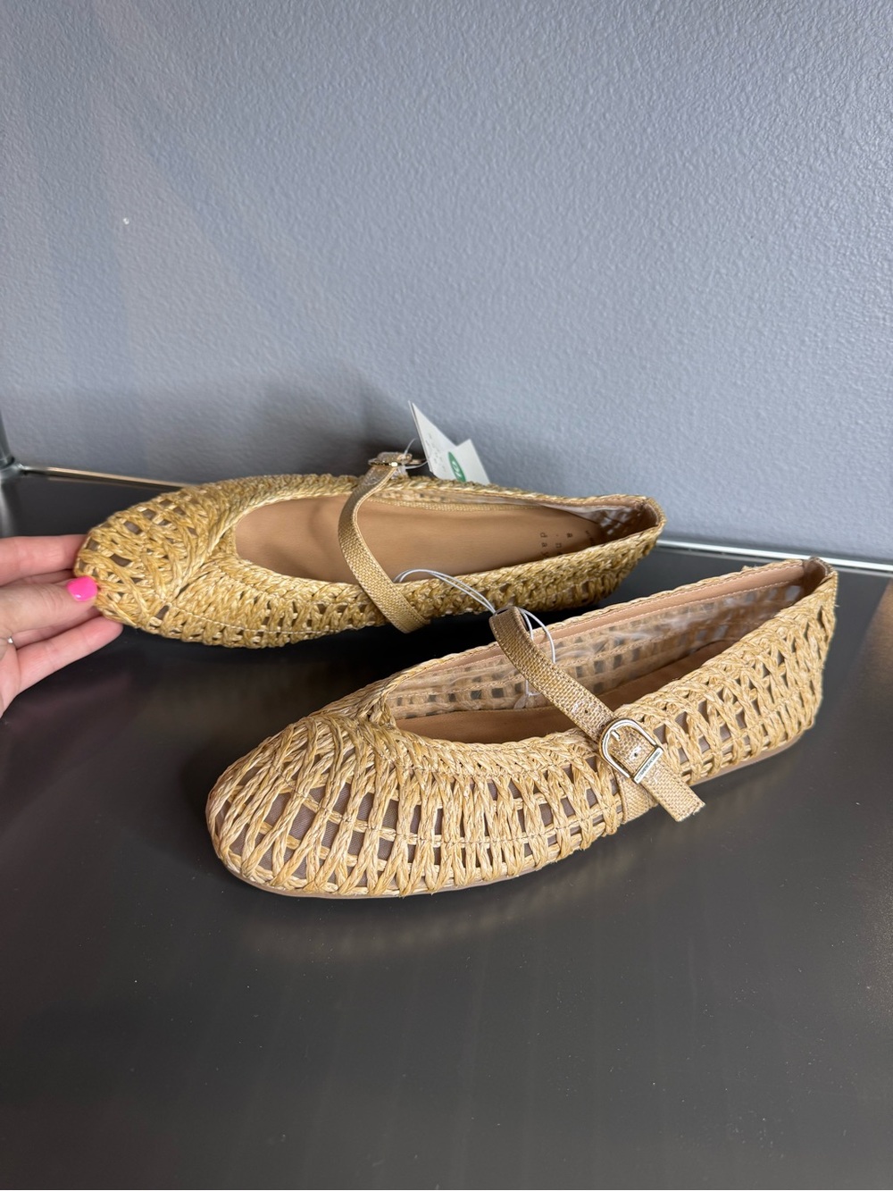 Size 10 New Woven Straw Flats - Natural Tan